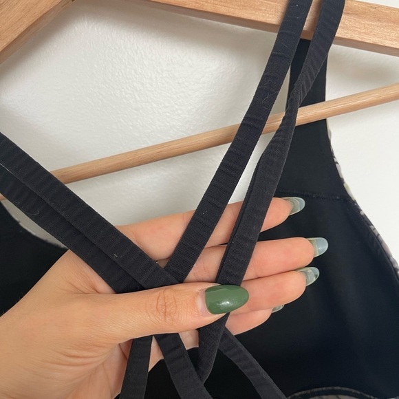 Lulu Energy Bra Crosscourt Petal Black Clarity Yellow / Black - Picture 7 of 8